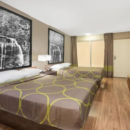 Super 8 By Wyndham Asheville Airport-3